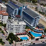 Ξενοδοχείο με διαμερίσματα Dolphin Family Hotel 3*