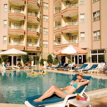 Dolphin Family Hotel 3* אלאניה