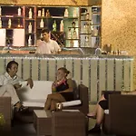 Dolphin Family Hotel Aparthotel 3*